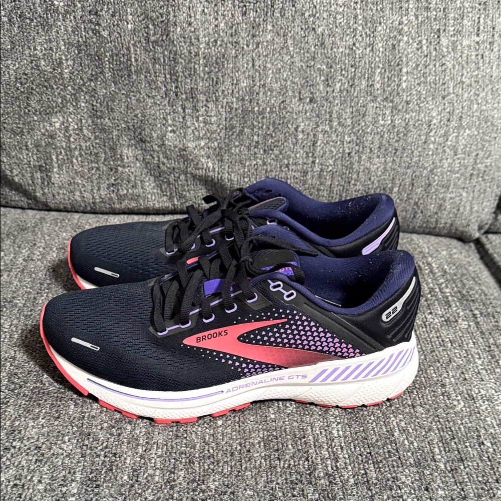 Brooks Women's Athletic Shoes - Black and Purple